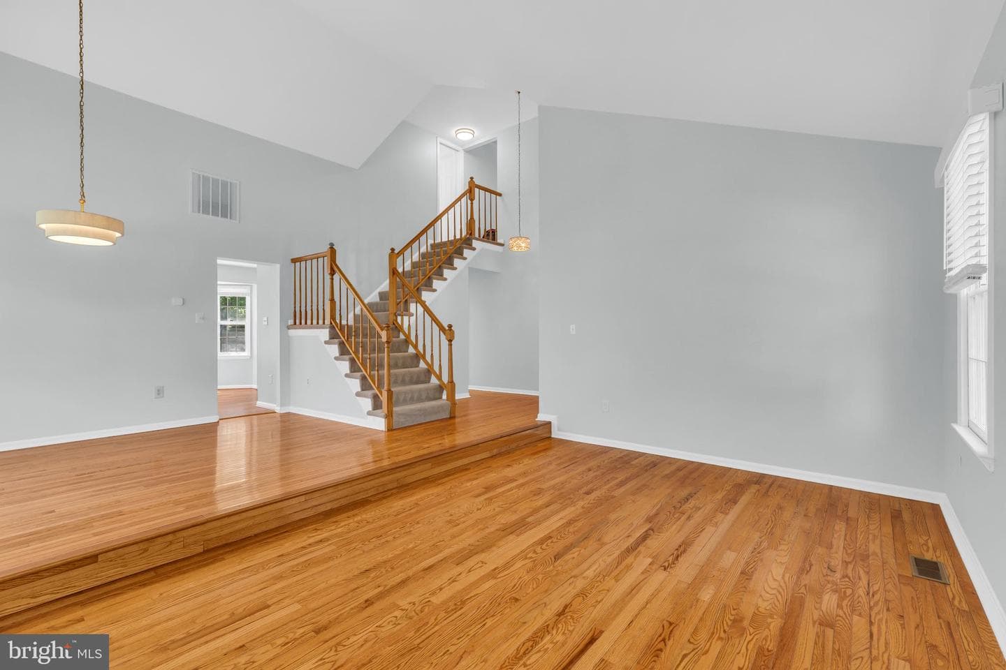 6458 Woodmere Place photo 8