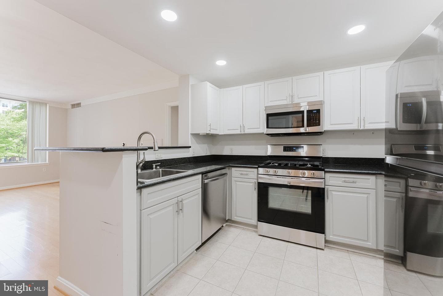 2726 Gallows Rd # 202 photo 8