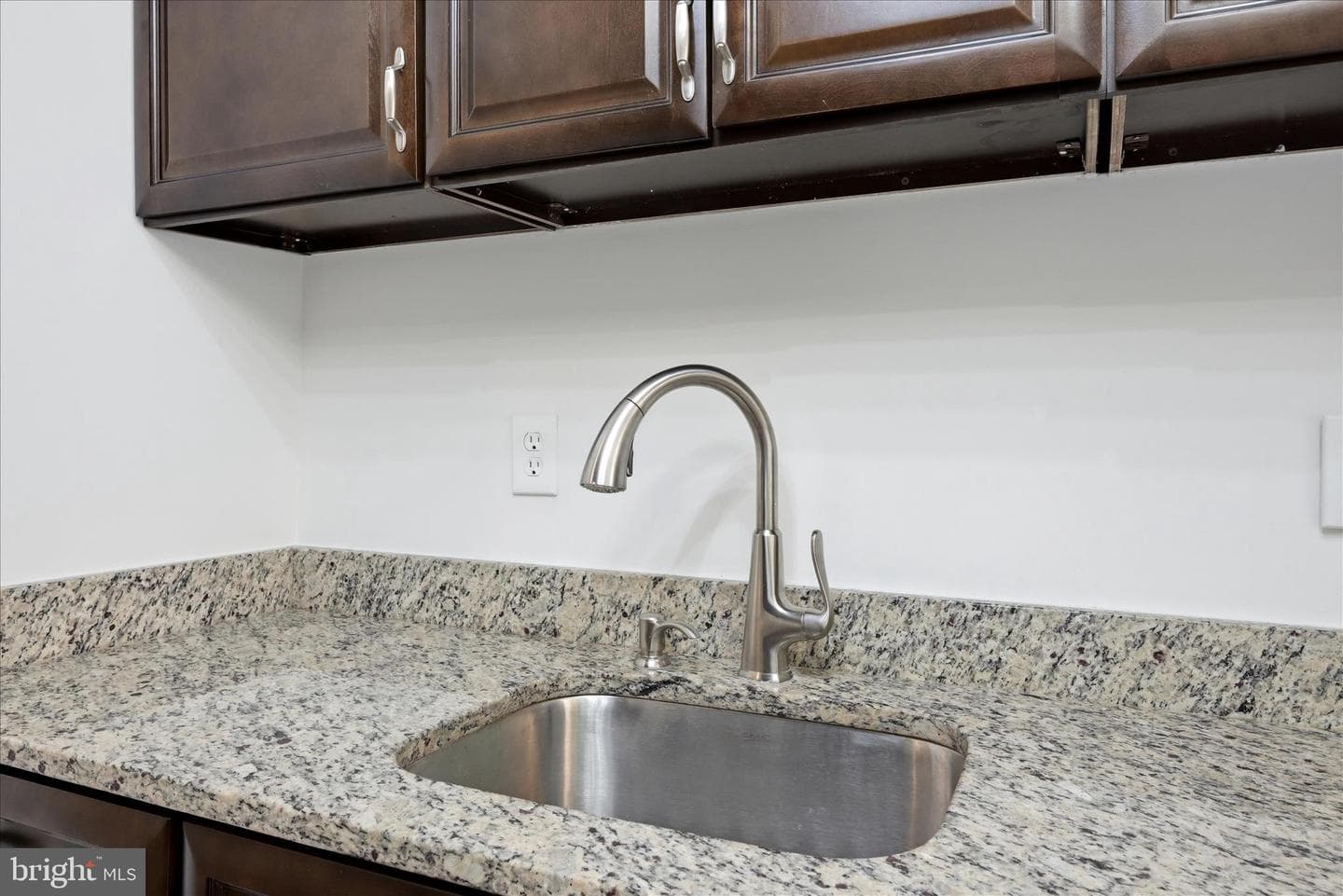 9730 Kingsbridge Drive #303 photo 23