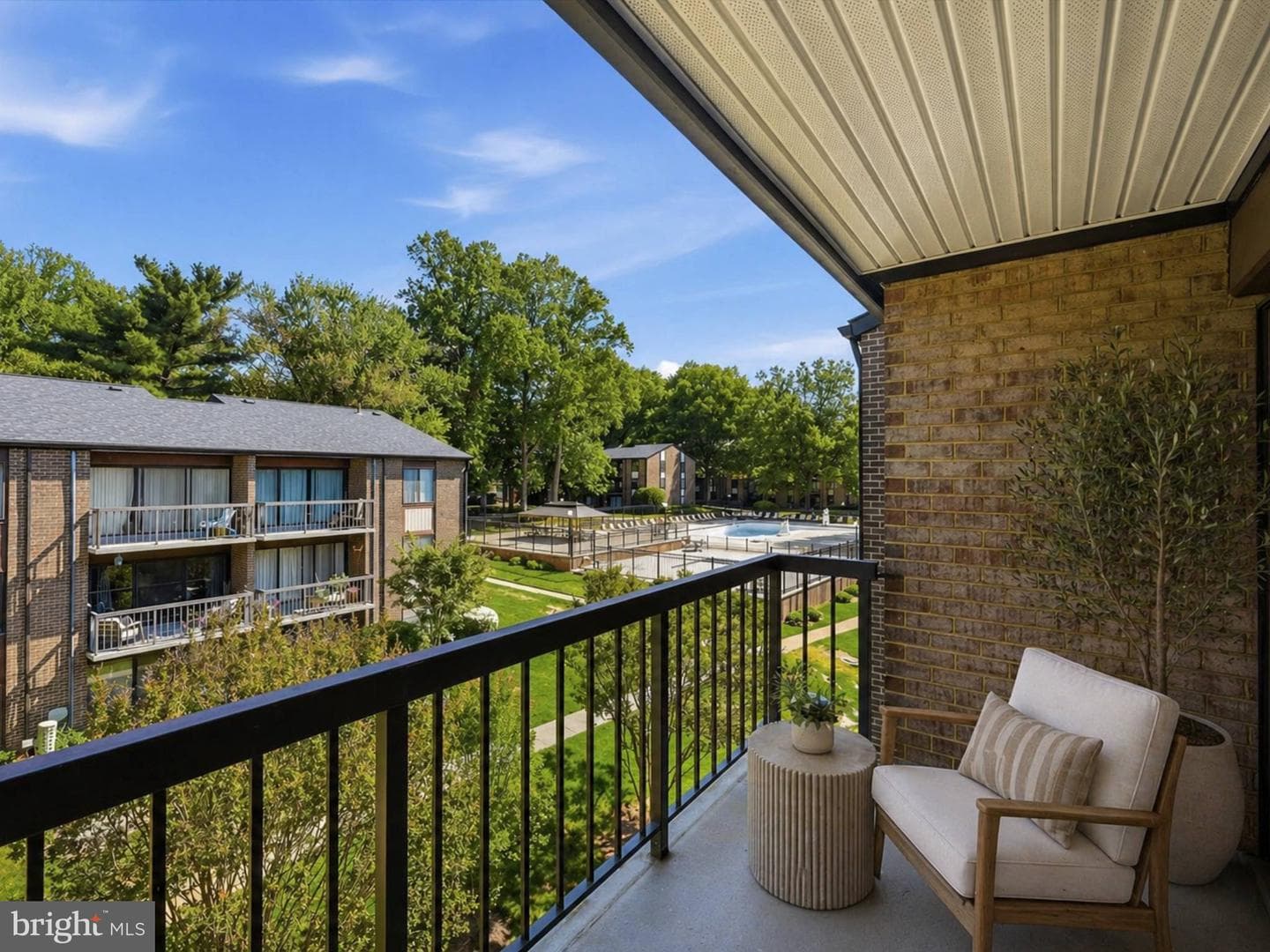 9730 Kingsbridge Drive #303 photo 31