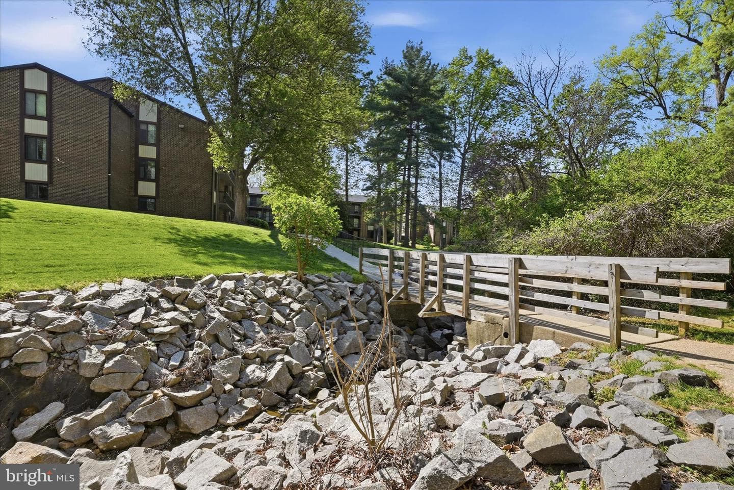 9730 Kingsbridge Drive #303 photo 36