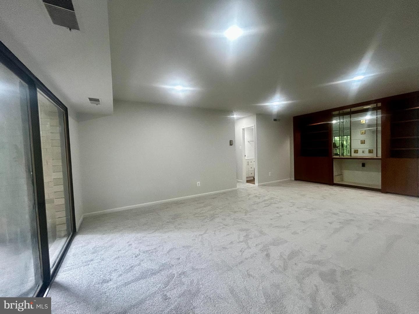 6001 Arlington Boulevard #423 photo 3