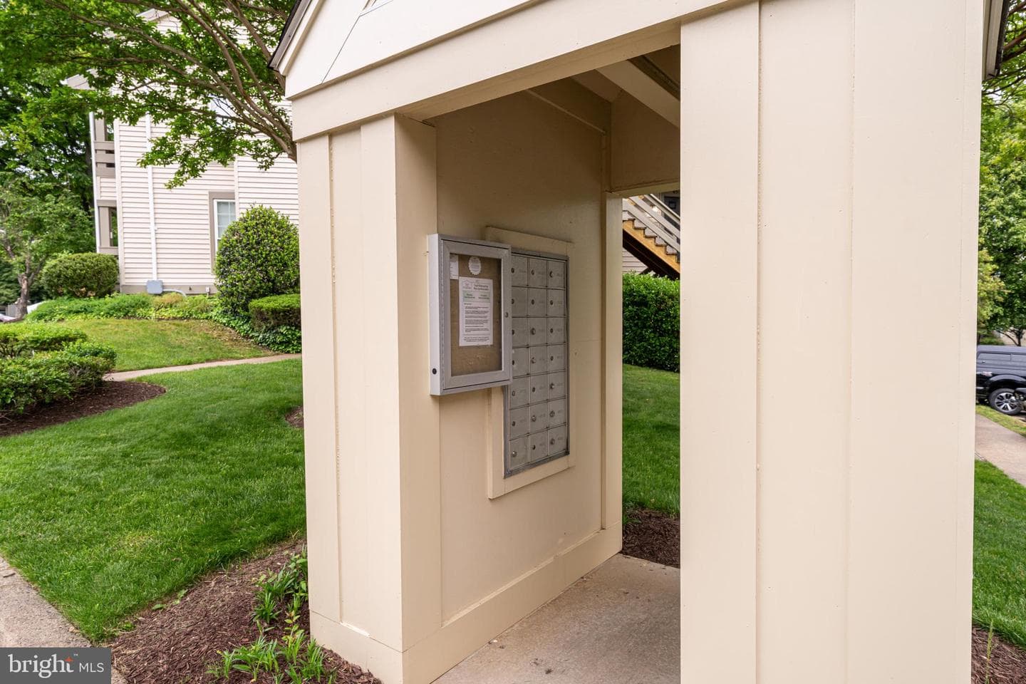 4505 Hazeltine Court #d photo 10