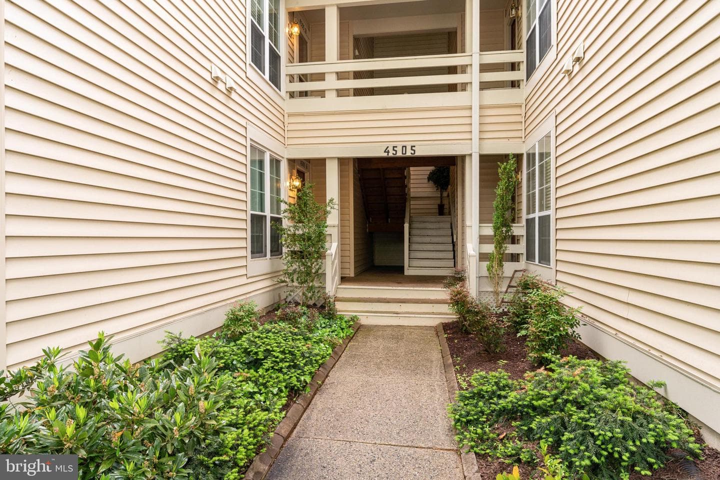 4505 Hazeltine Court #d photo 3