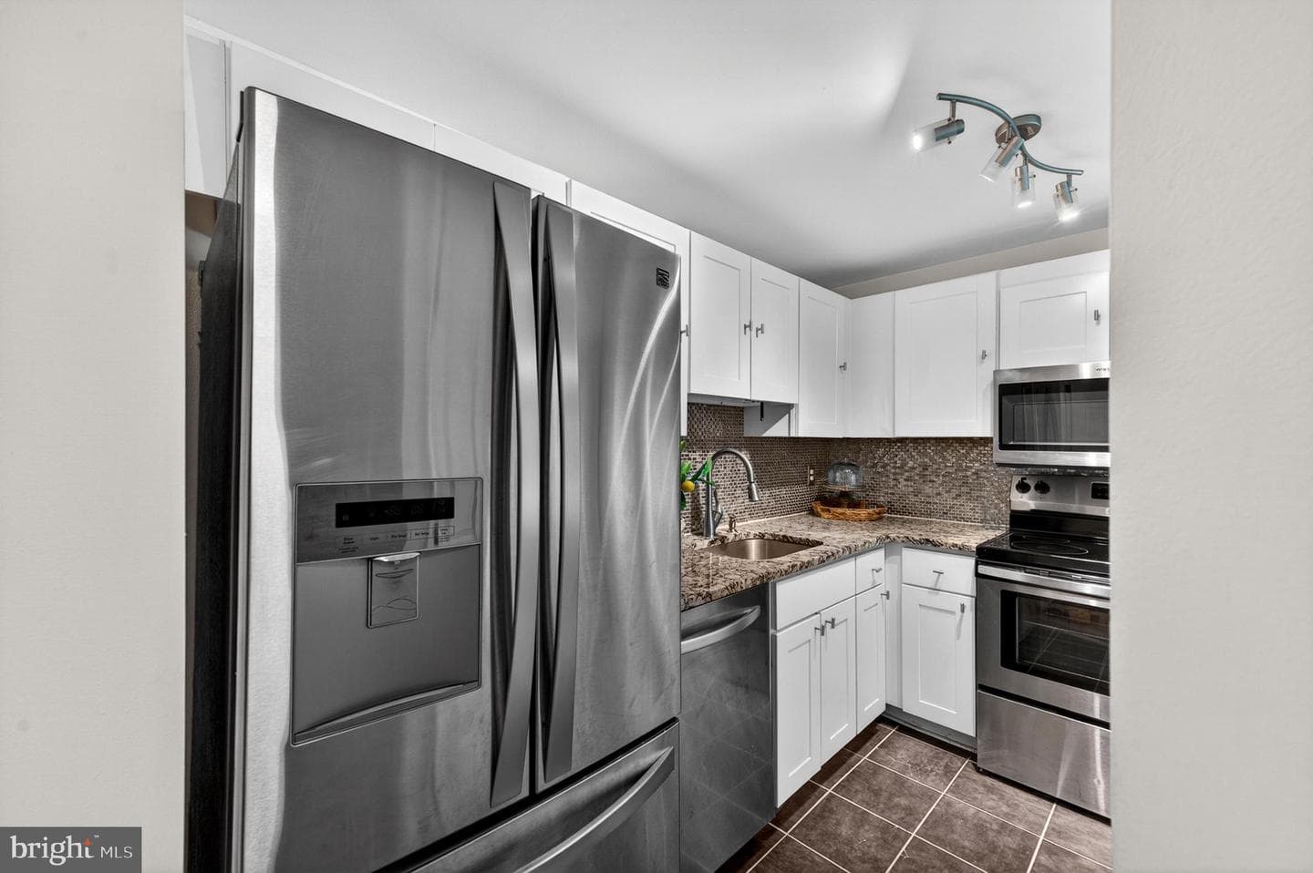 5916 St Giles Way photo 17