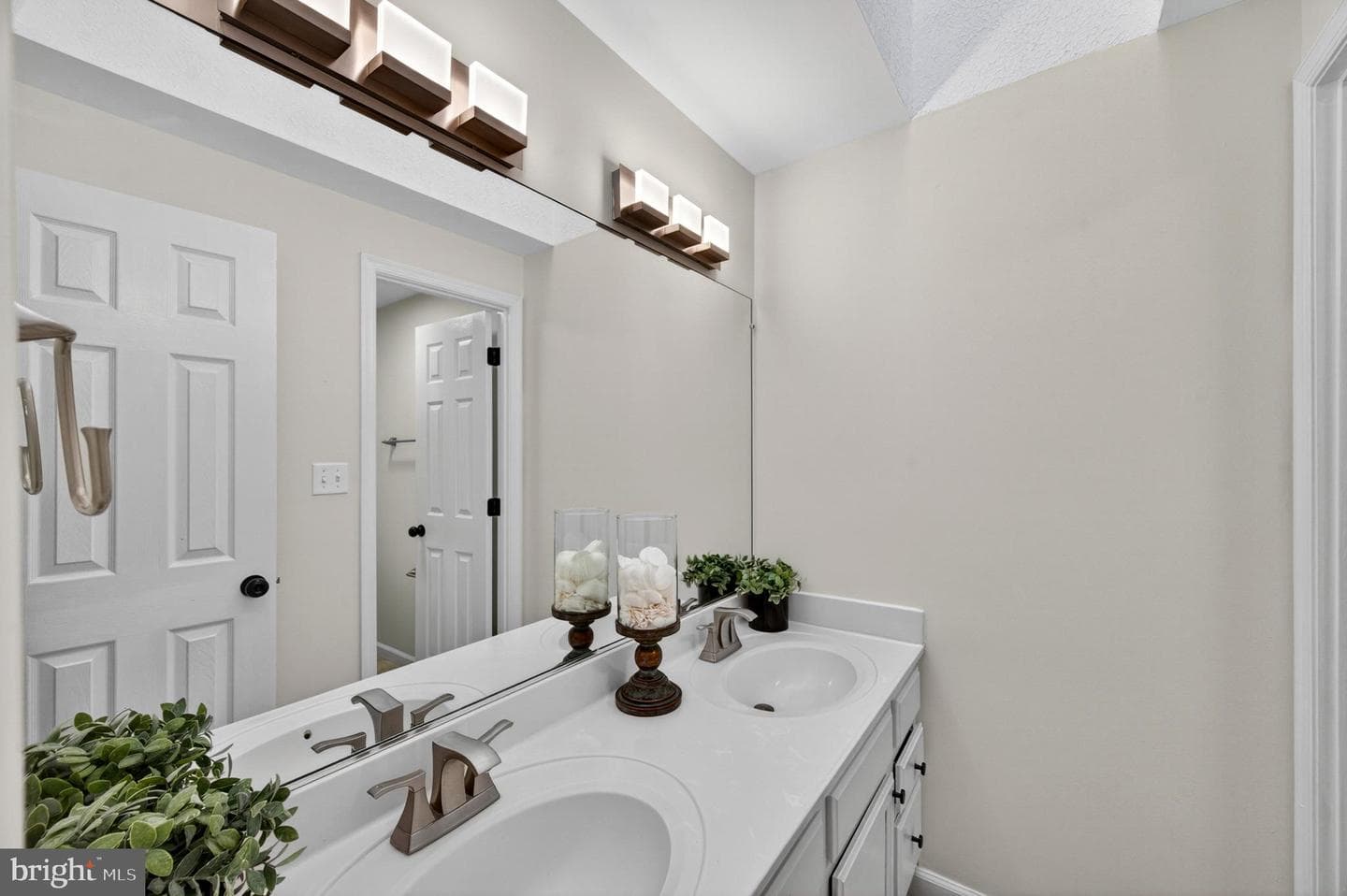 5916 St Giles Way photo 32