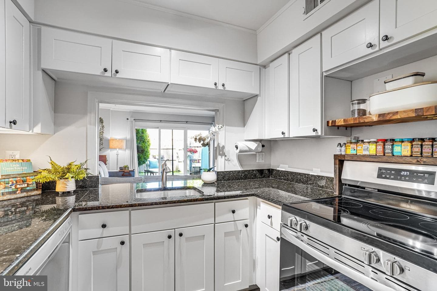 8386 Forrester #550 photo 2