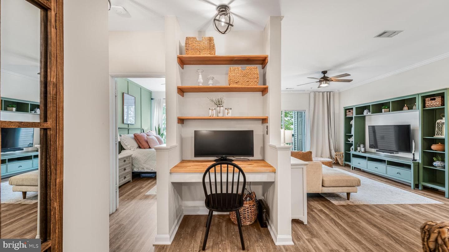 5115 Travis Edward Way #E photo 13