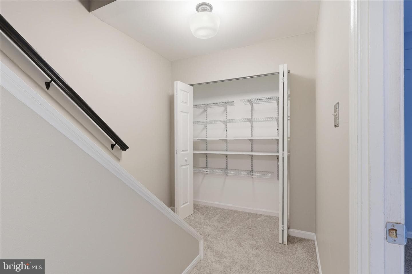 10256 Friendship Court photo 26