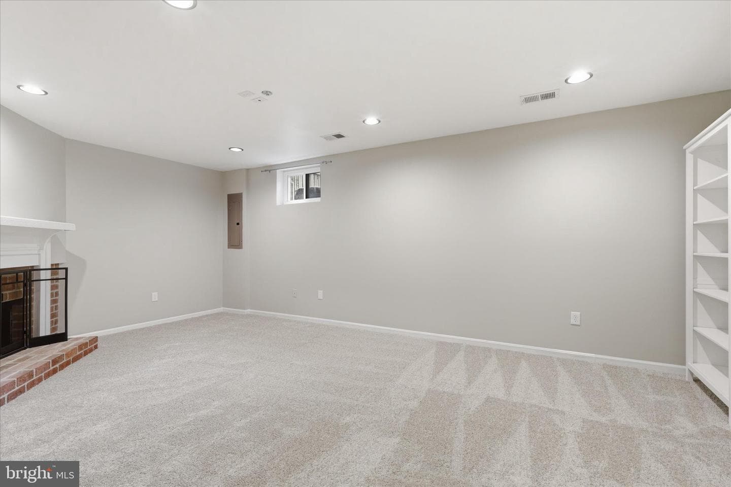 10256 Friendship Court photo 30