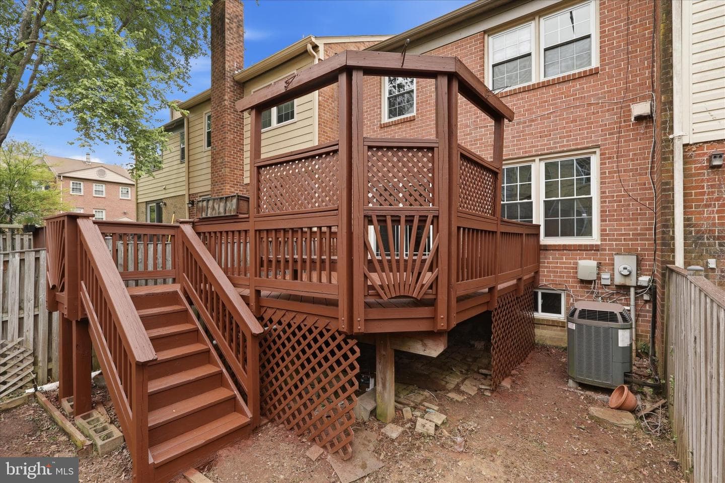 10256 Friendship Court photo 34