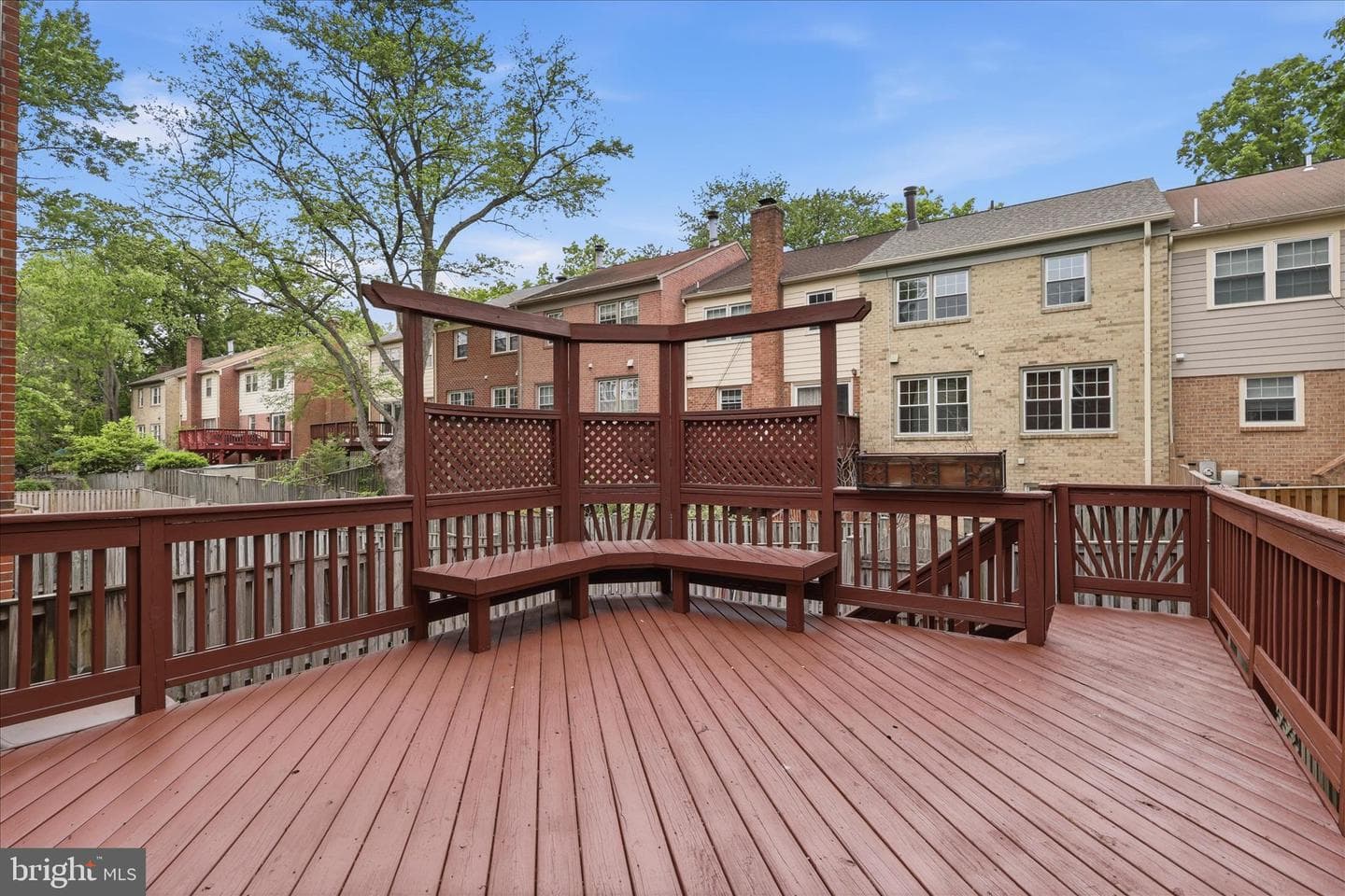10256 Friendship Court photo 5