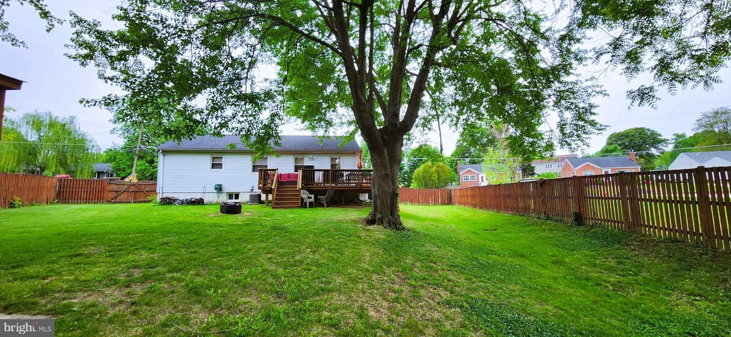 2434 Phillips Drive photo 3