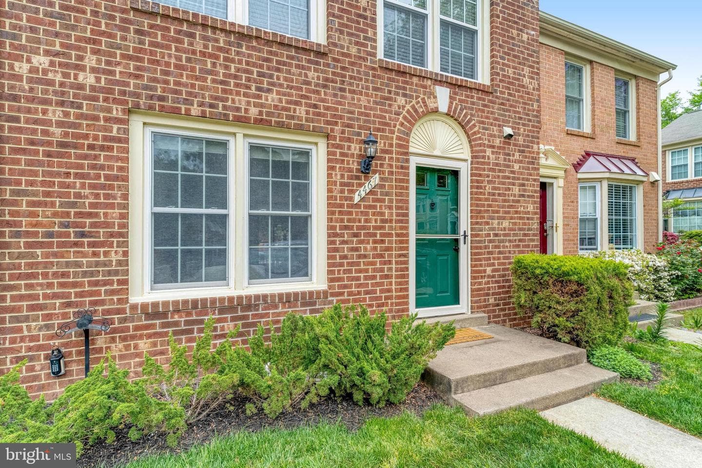 4467 Holly Avenue photo 2