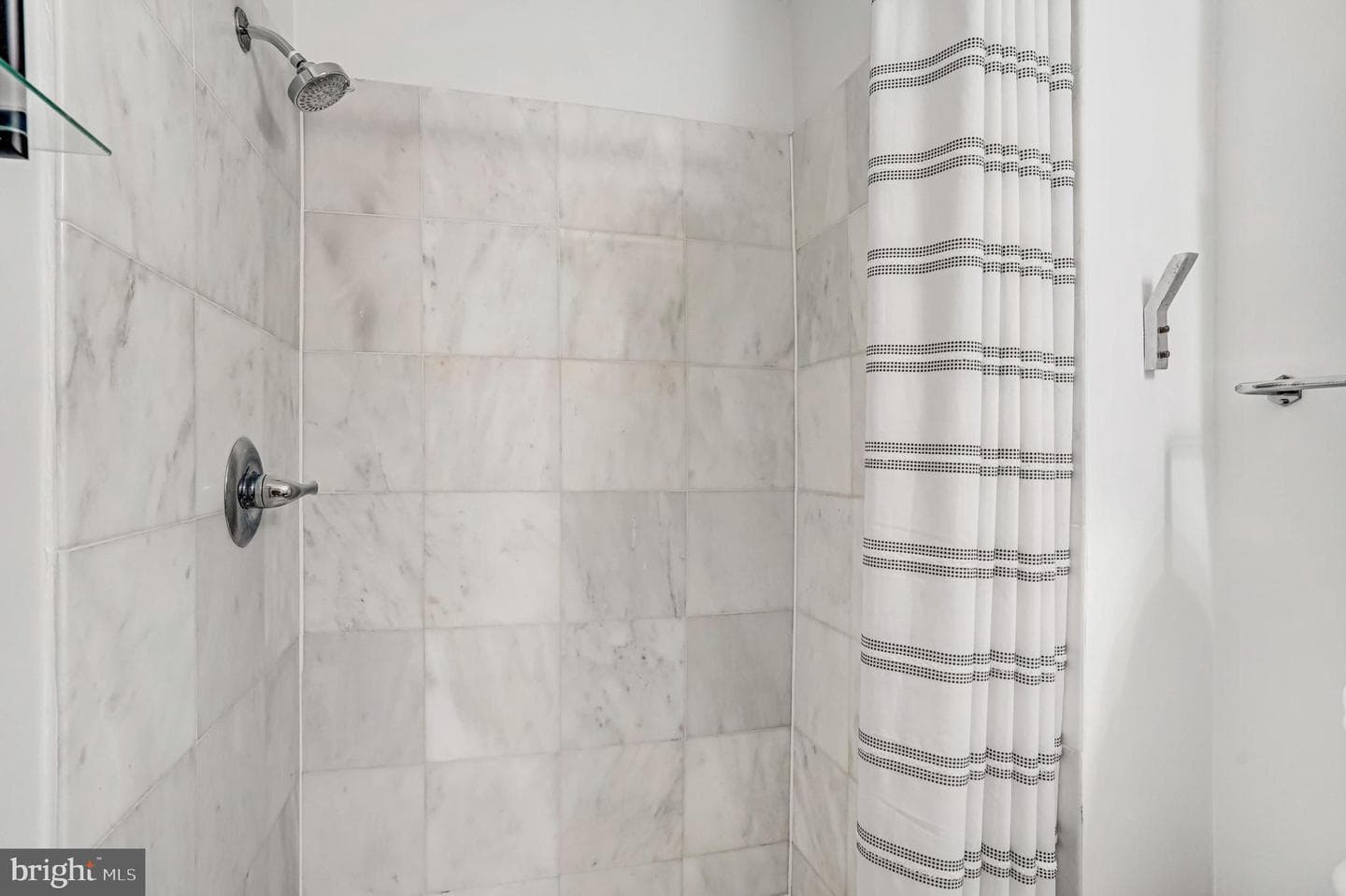 4467 Holly Avenue photo 27