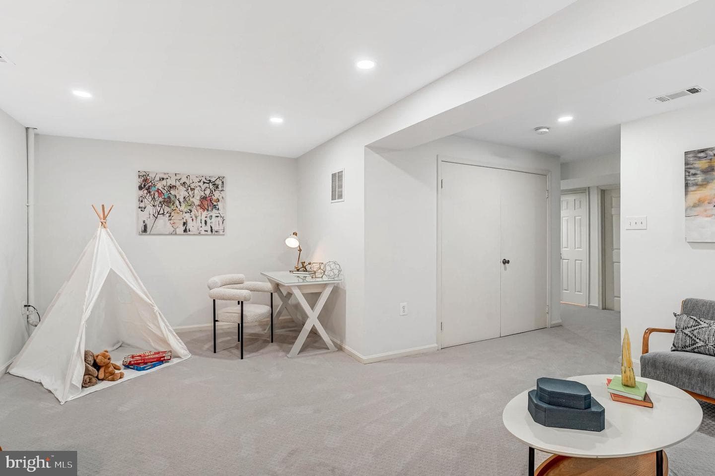 4467 Holly Avenue photo 36