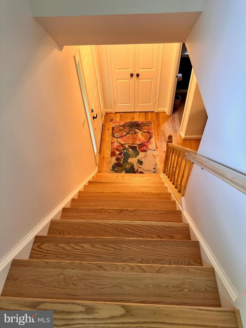 7929 Valleyfield Drive photo 32