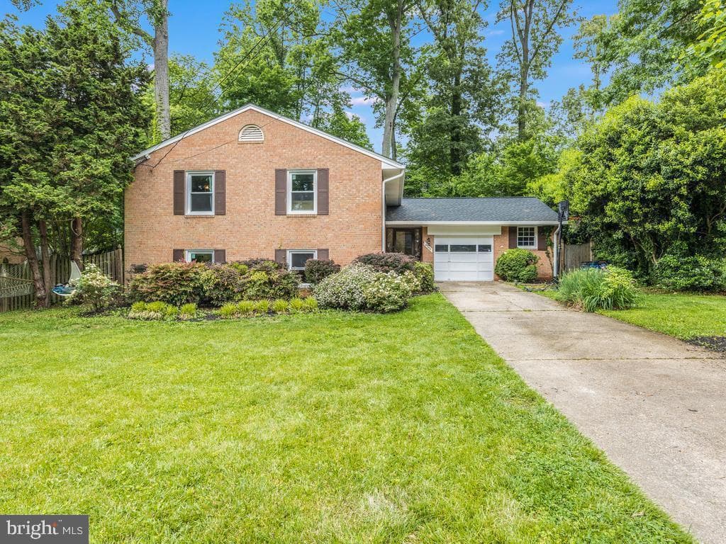 8706 Braeburn Drive, Annandale