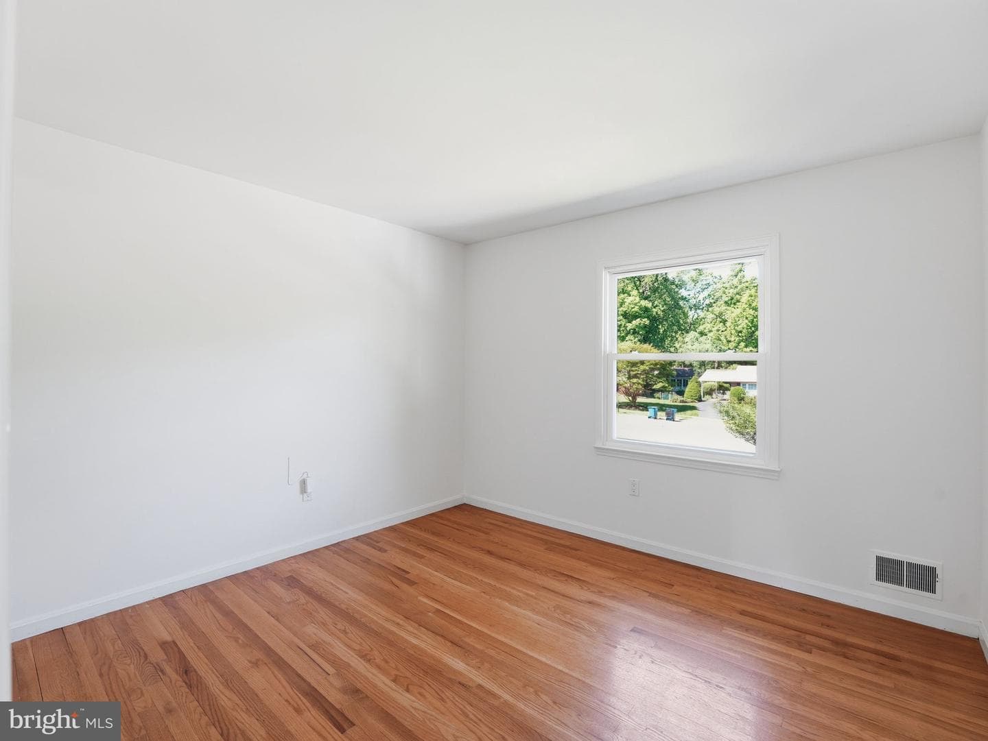 3425 Bedivere Court photo 19