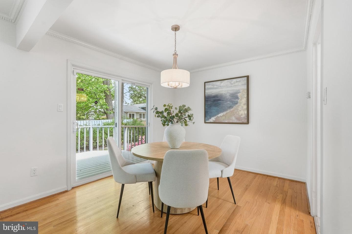 3425 Bedivere Court photo 4
