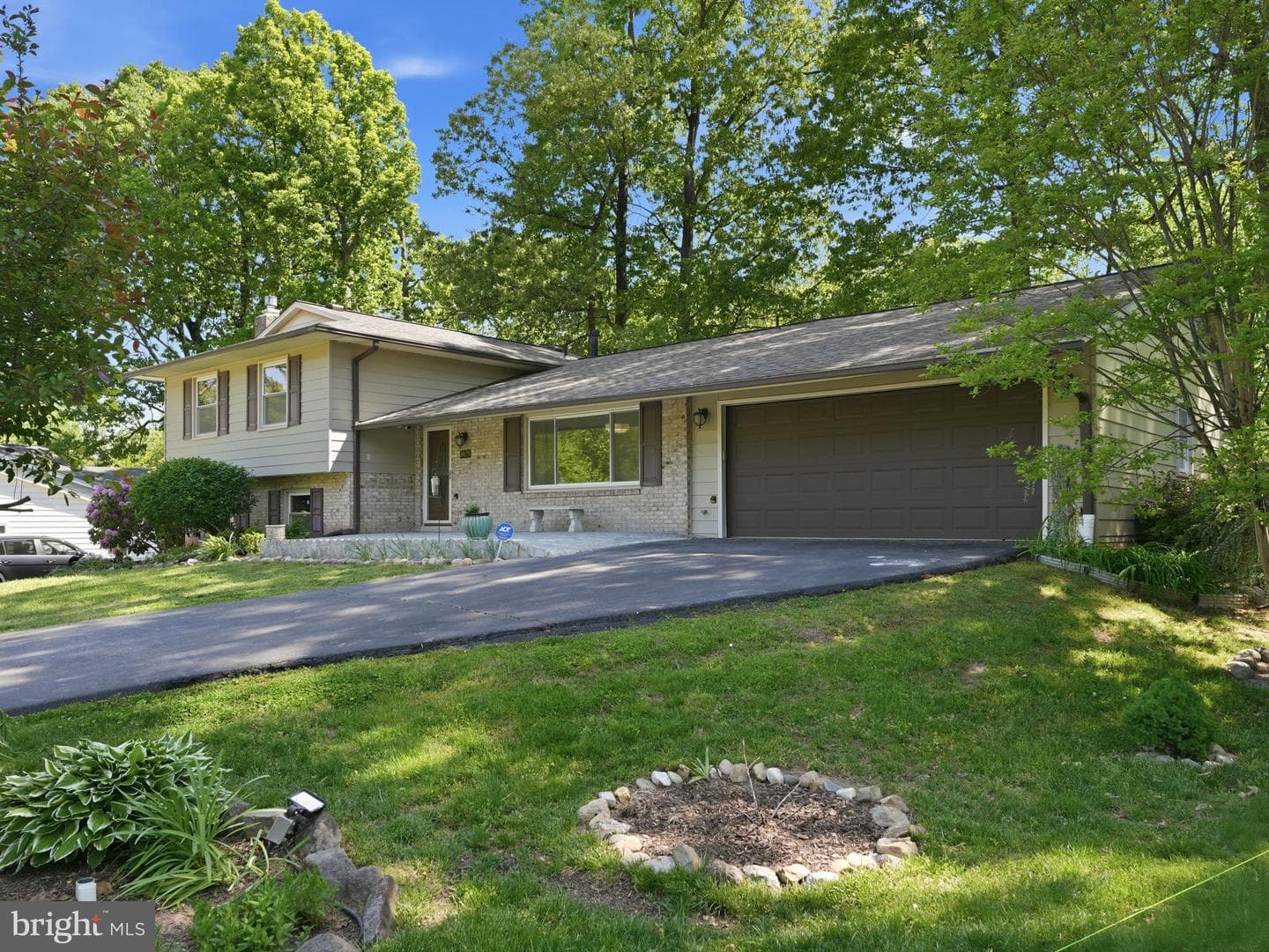 3425 Bedivere Court photo 40