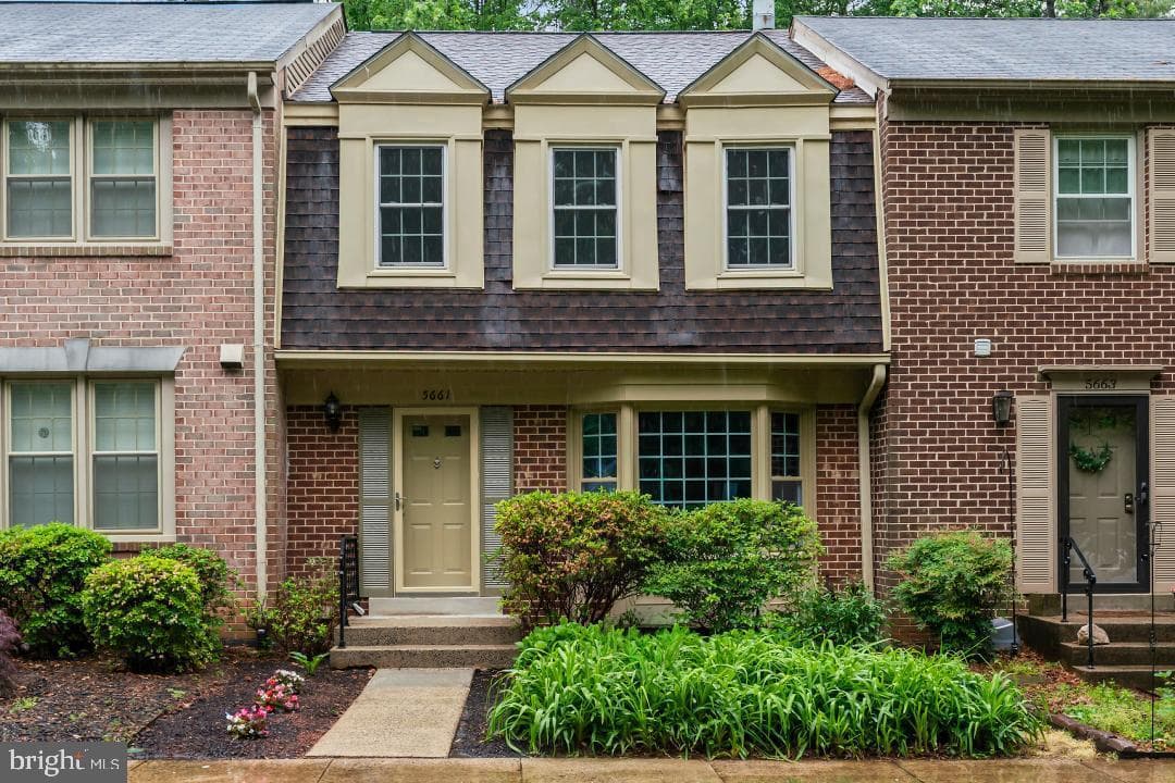 5661 Chelmsford Court, Burke