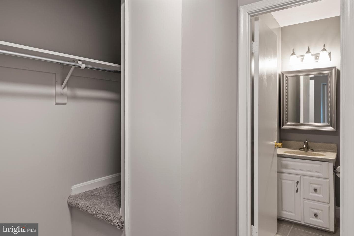 5661 Chelmsford Court photo 31