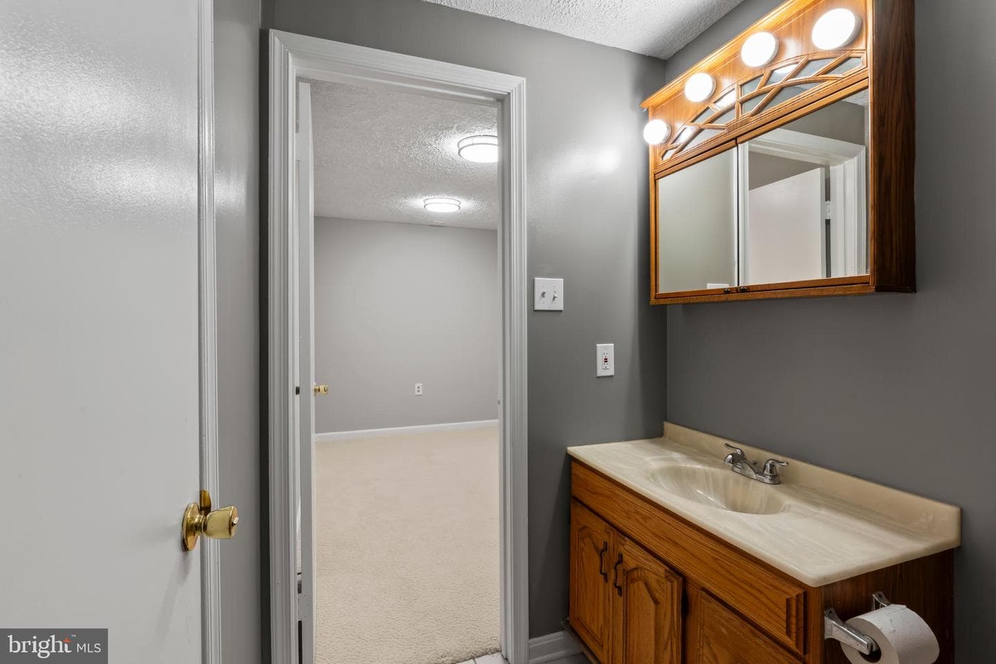 5661 Chelmsford Court photo 48