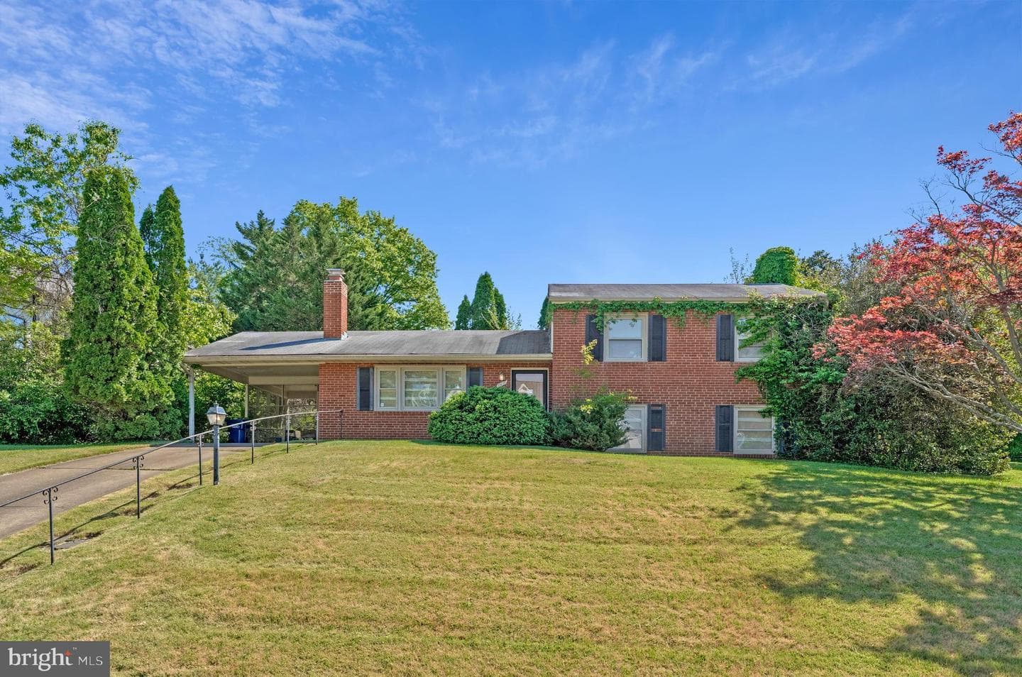 1805 Dumbarton Street photo 2