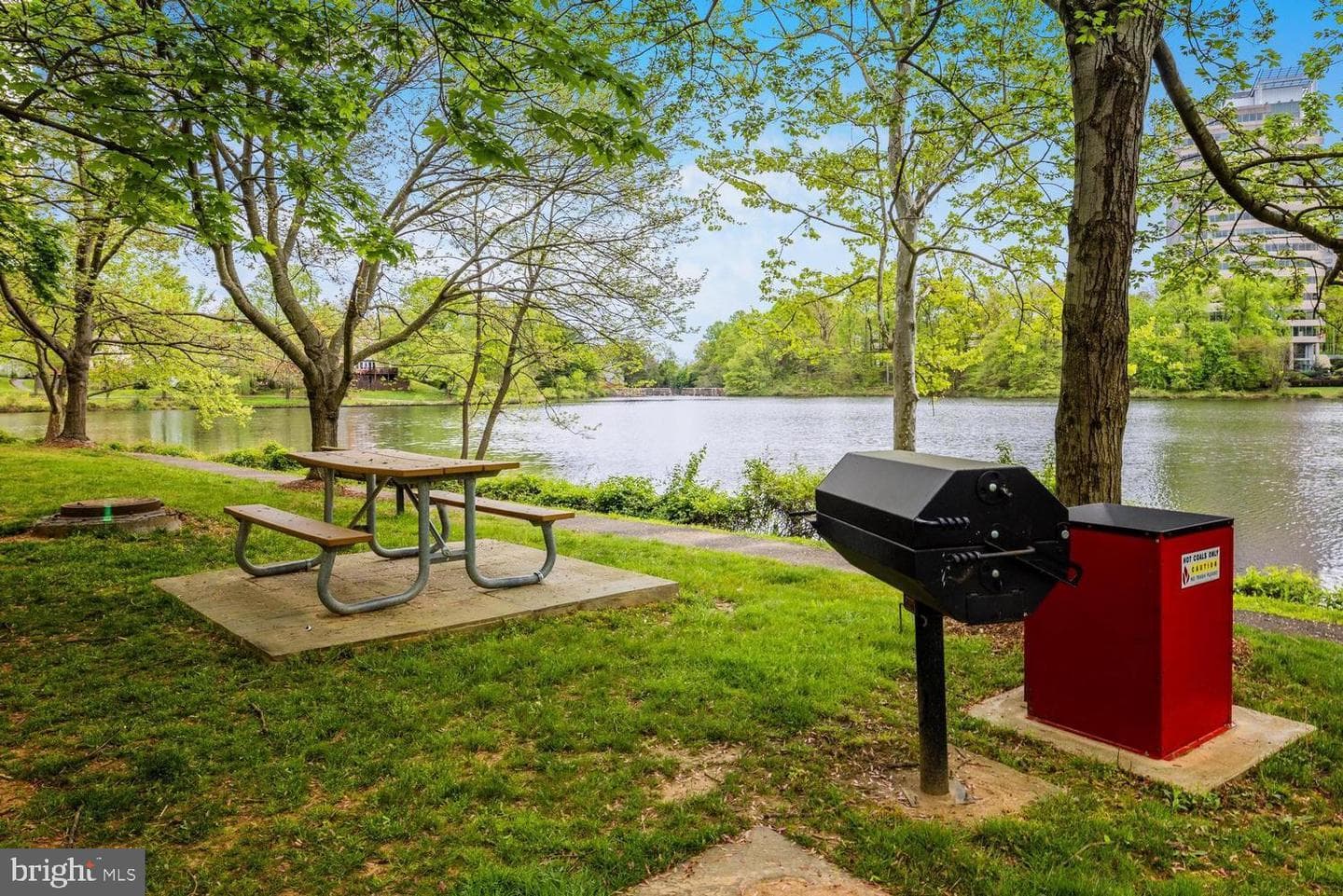 2922 Bridgehampton Court photo 40