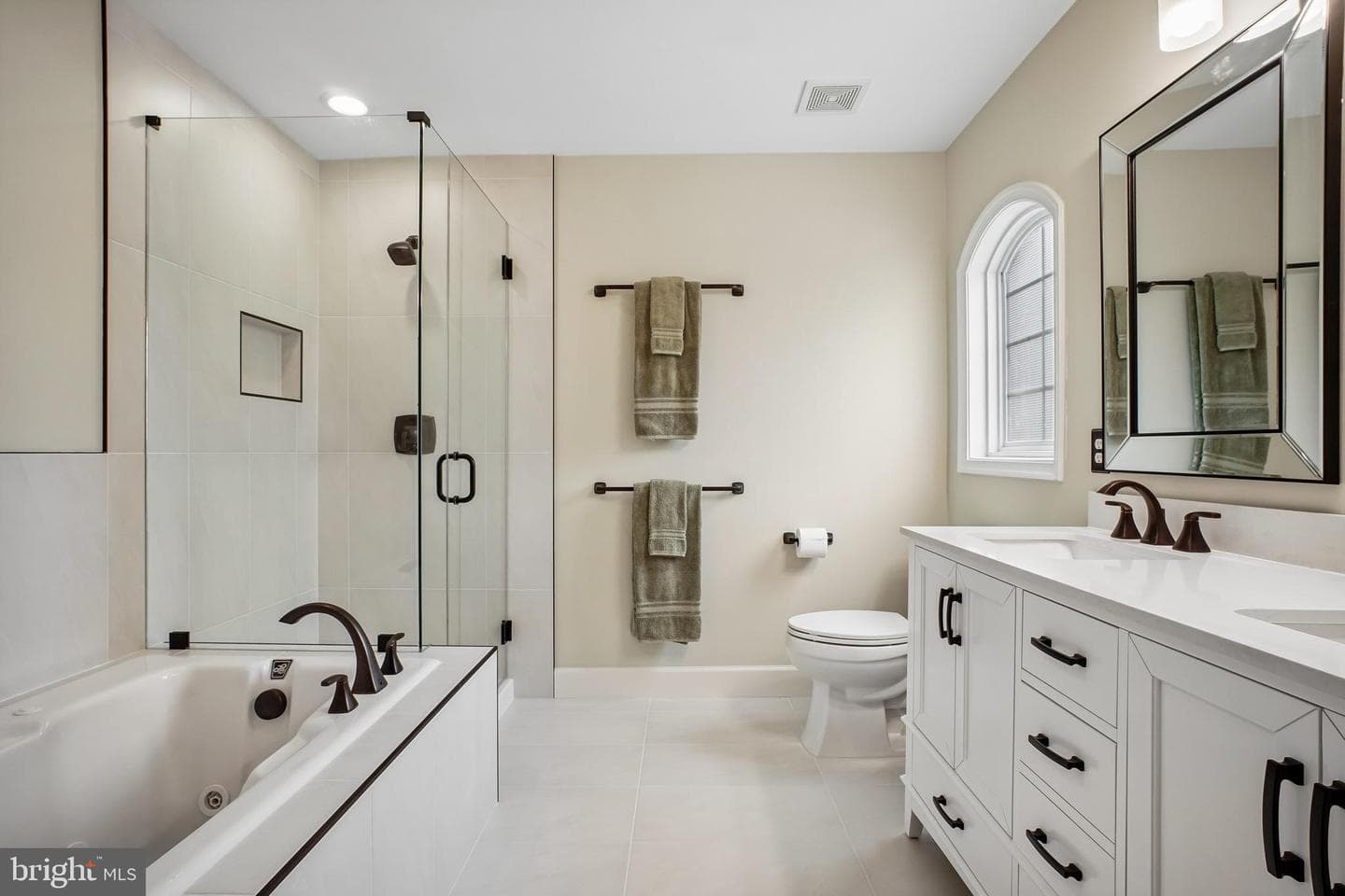 5989 Grand Pavilion Way photo 2