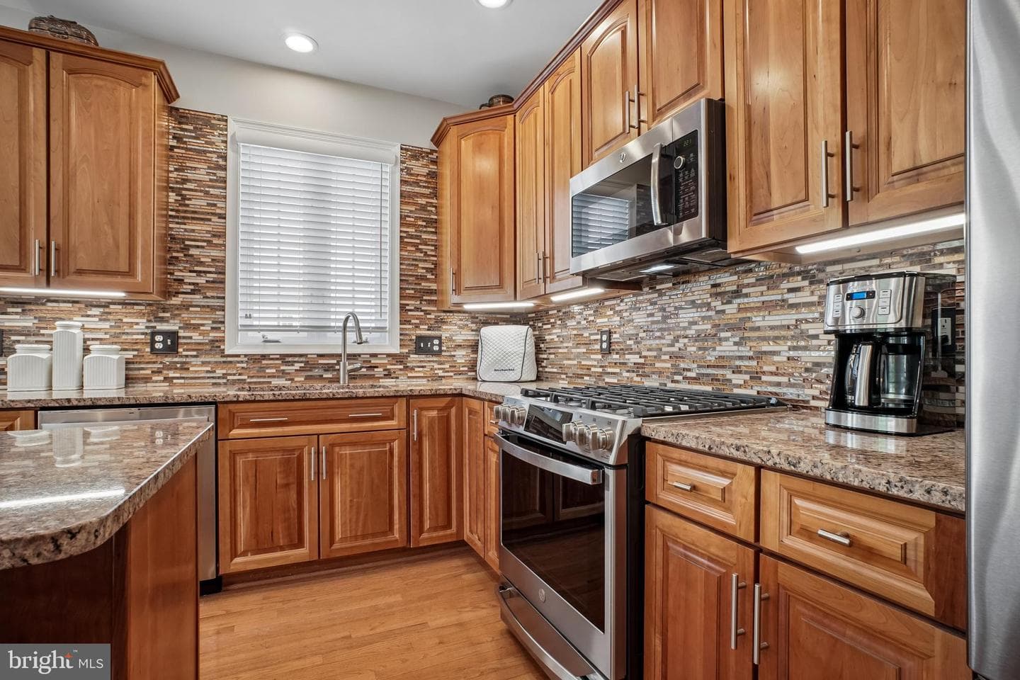 5989 Grand Pavilion Way photo 6