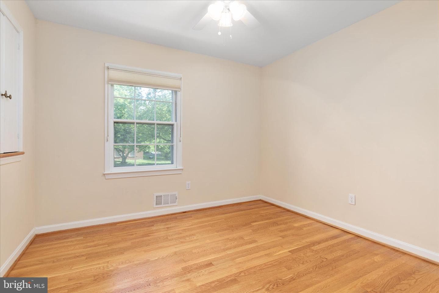 2406 Claremont Drive photo 17
