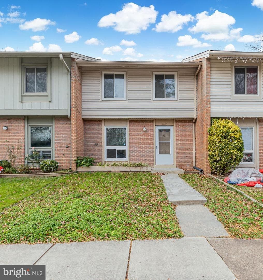 1183 Autumnhaze Court, Herndon