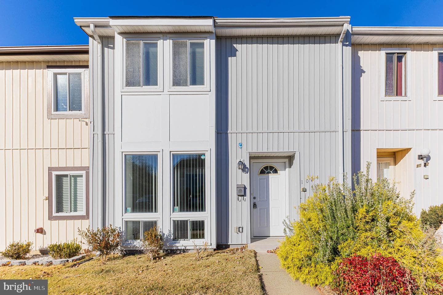 1024 Queens Court, Herndon