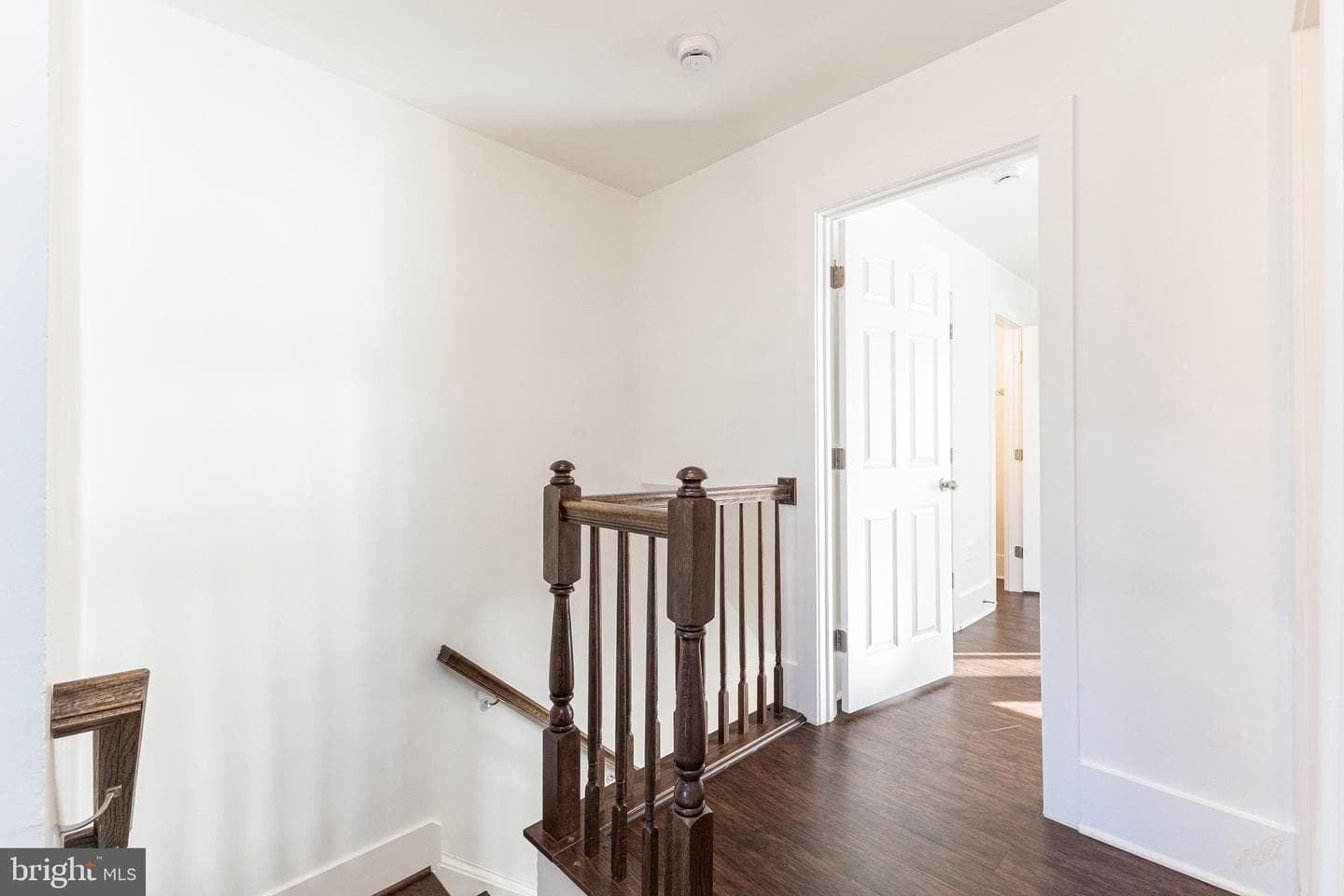 1024 Queens Court photo 15