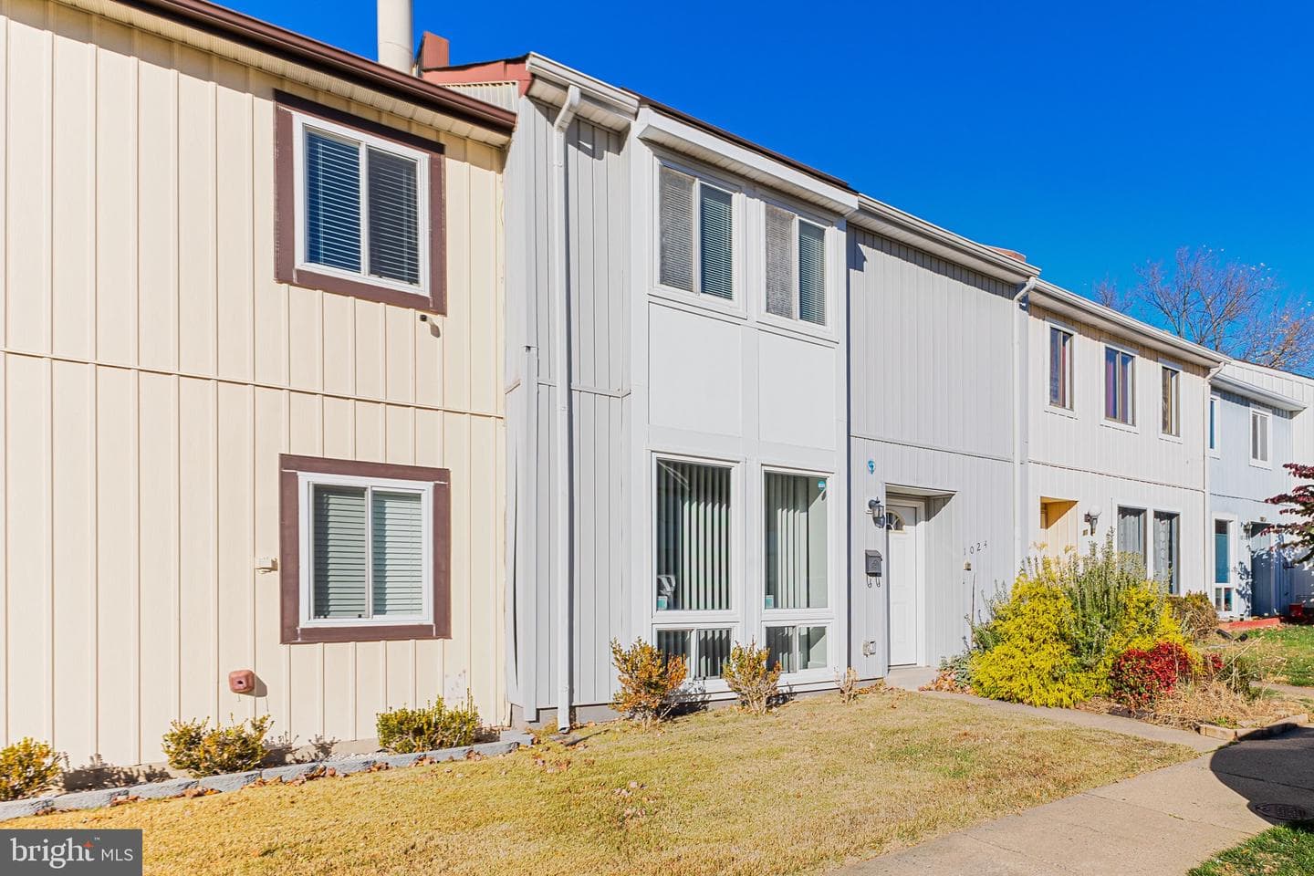 1024 Queens Court, Herndon