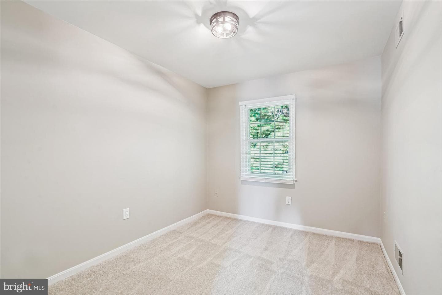 7422 Chummley Court photo 34
