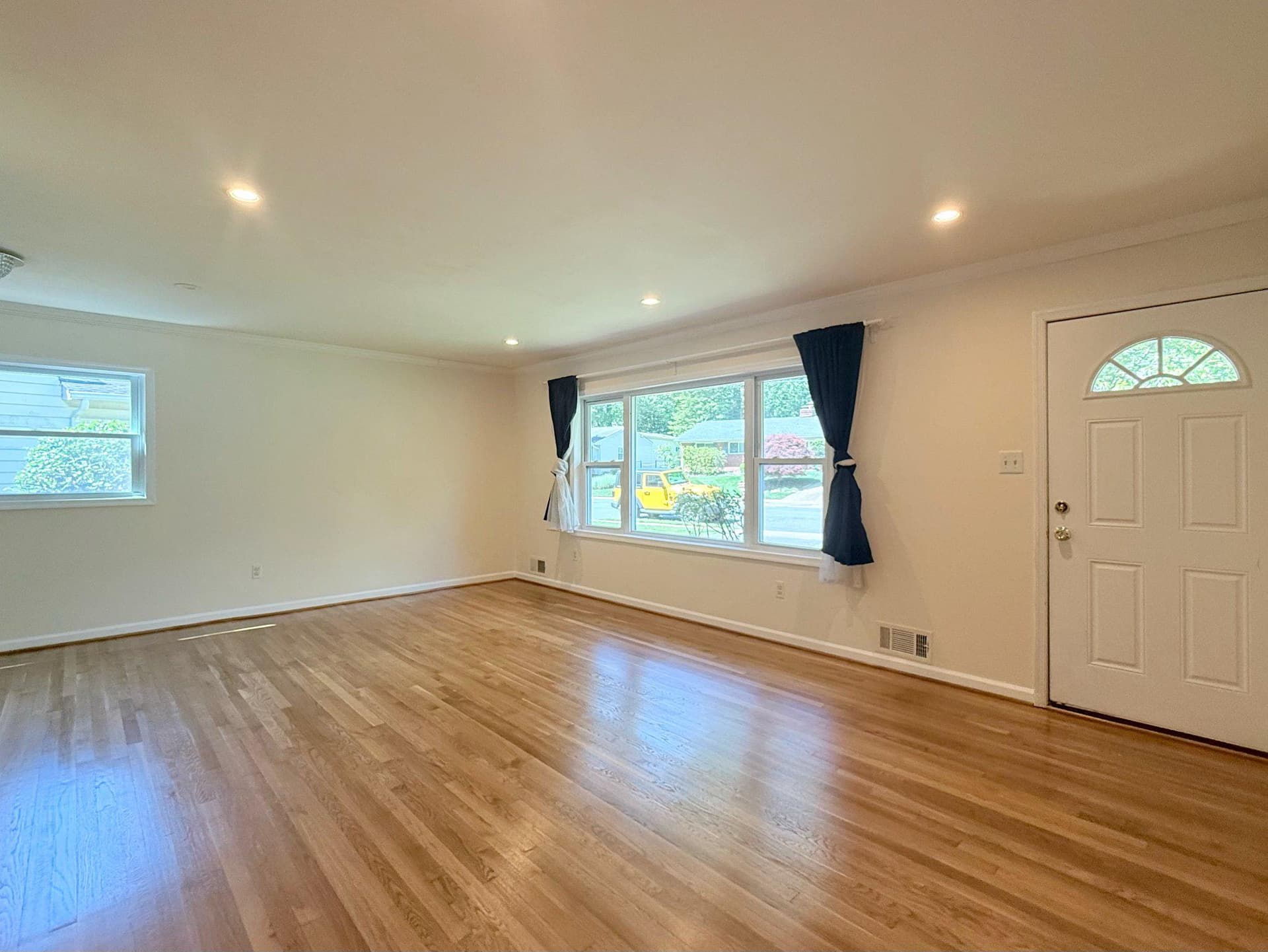 100 James Drive SW photo 3