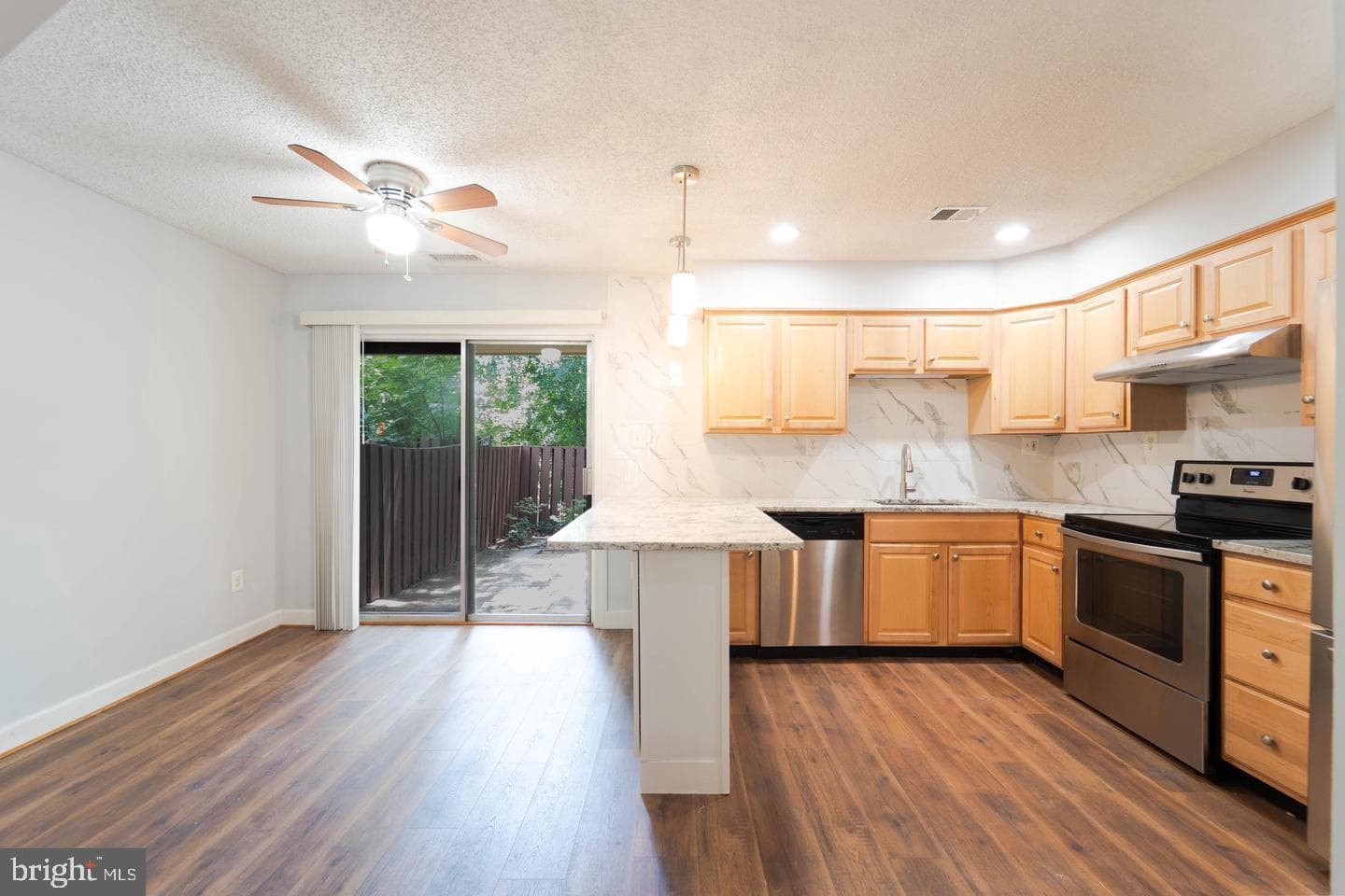 2221 Southgate Square photo 11