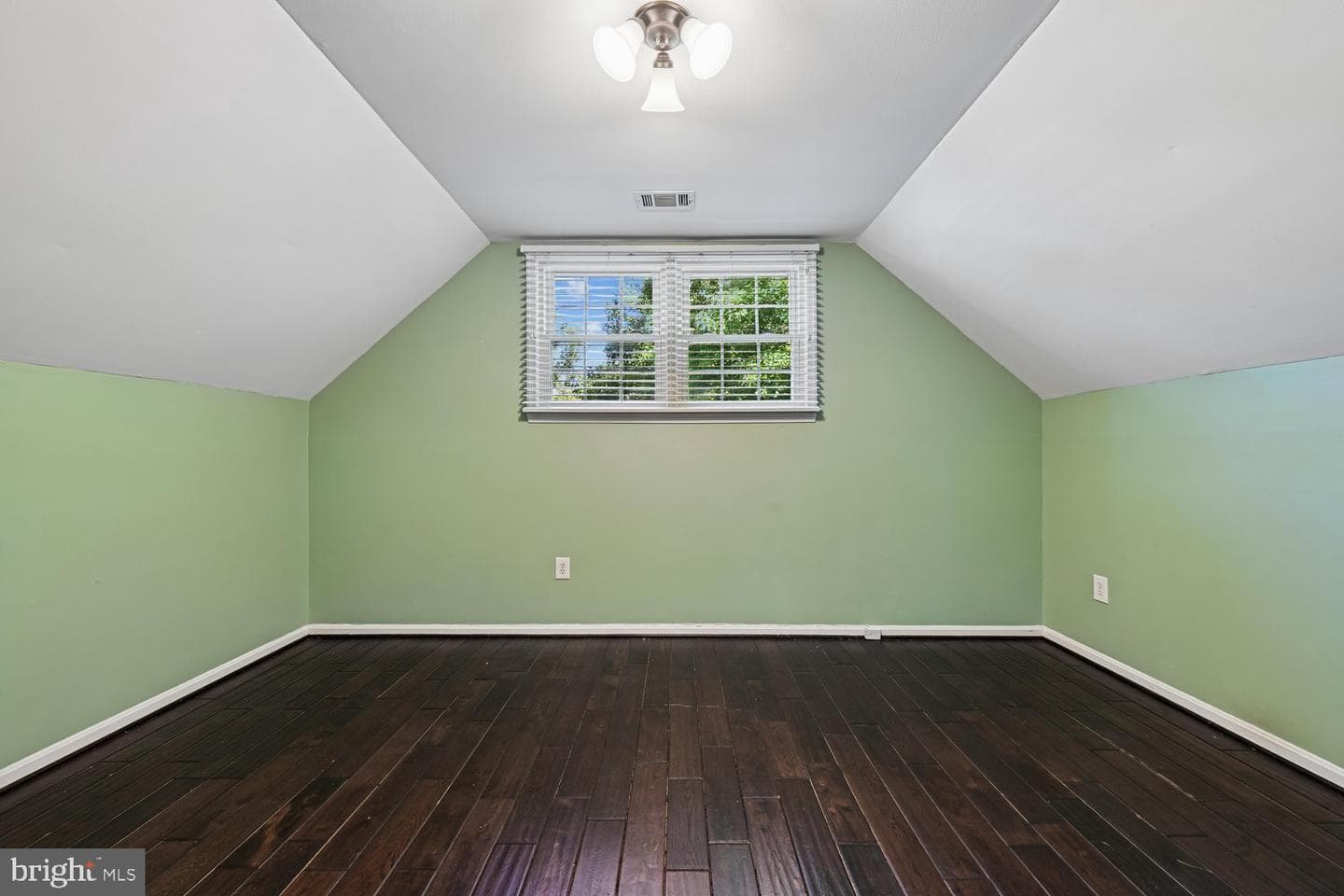 8002 Log Cabin Court photo 33