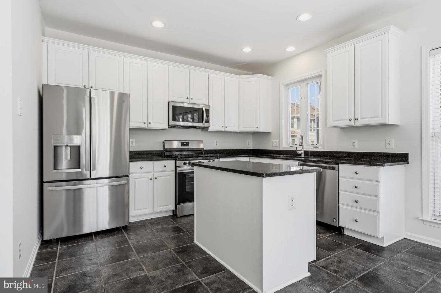 5066 Village Fountain Place photo 10