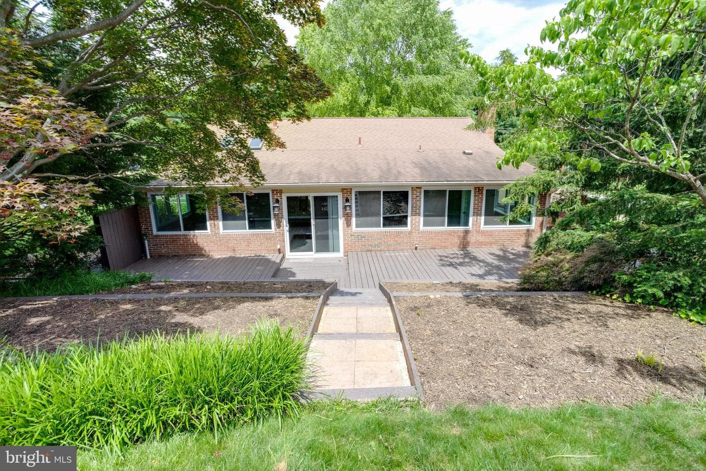 5300 Queensberry Avenue photo 3