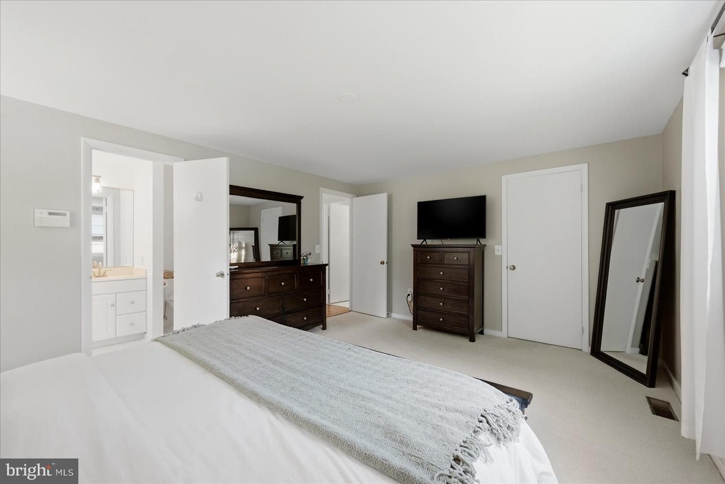 8112 Revatom Court photo 13