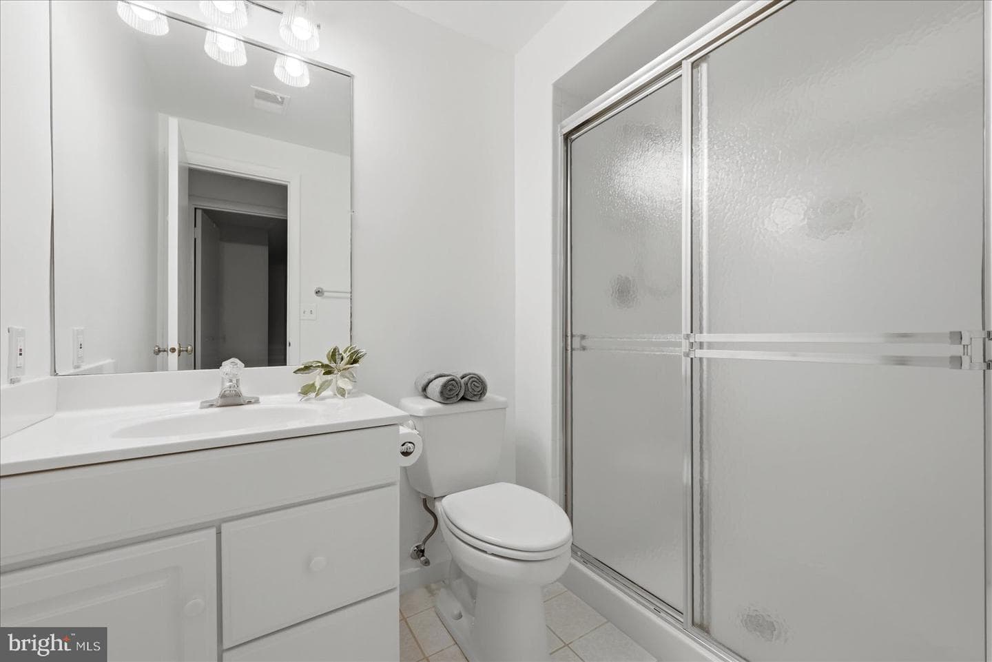 8112 Revatom Court photo 17