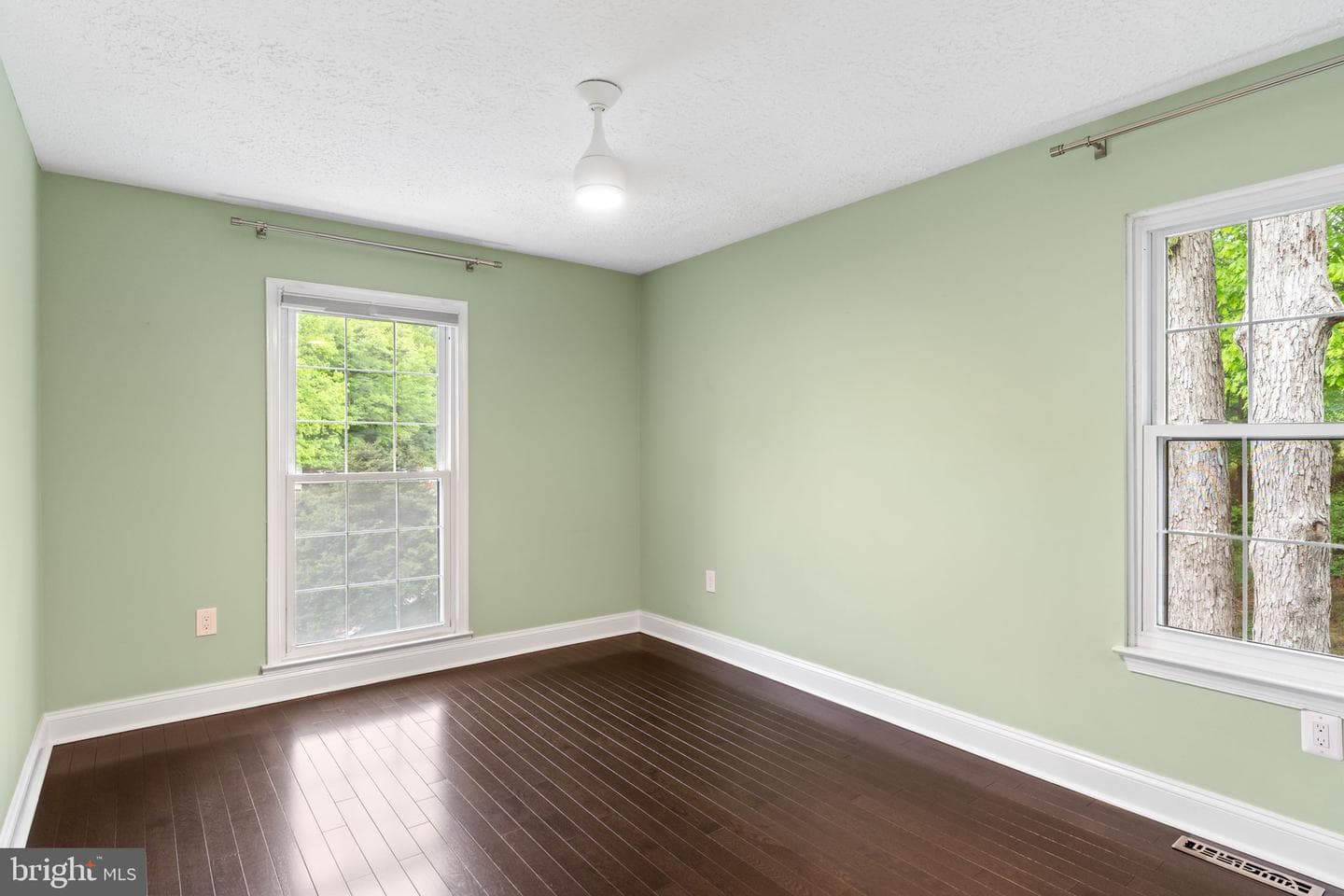1901 Buckthorn Lane photo 27