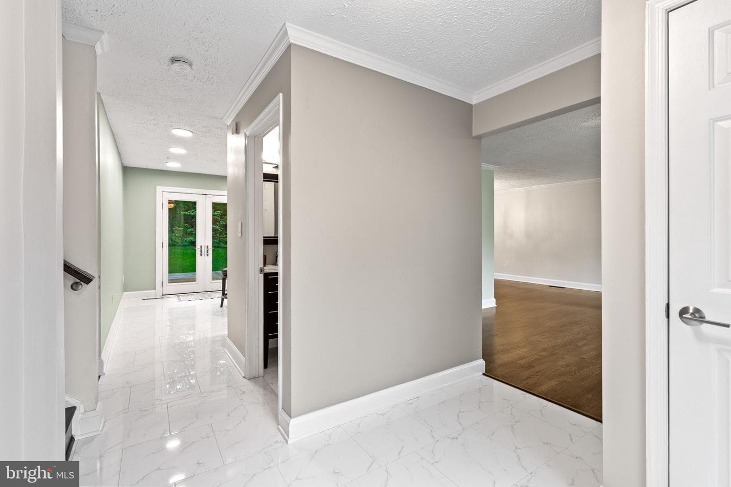 1901 Buckthorn Lane photo 3