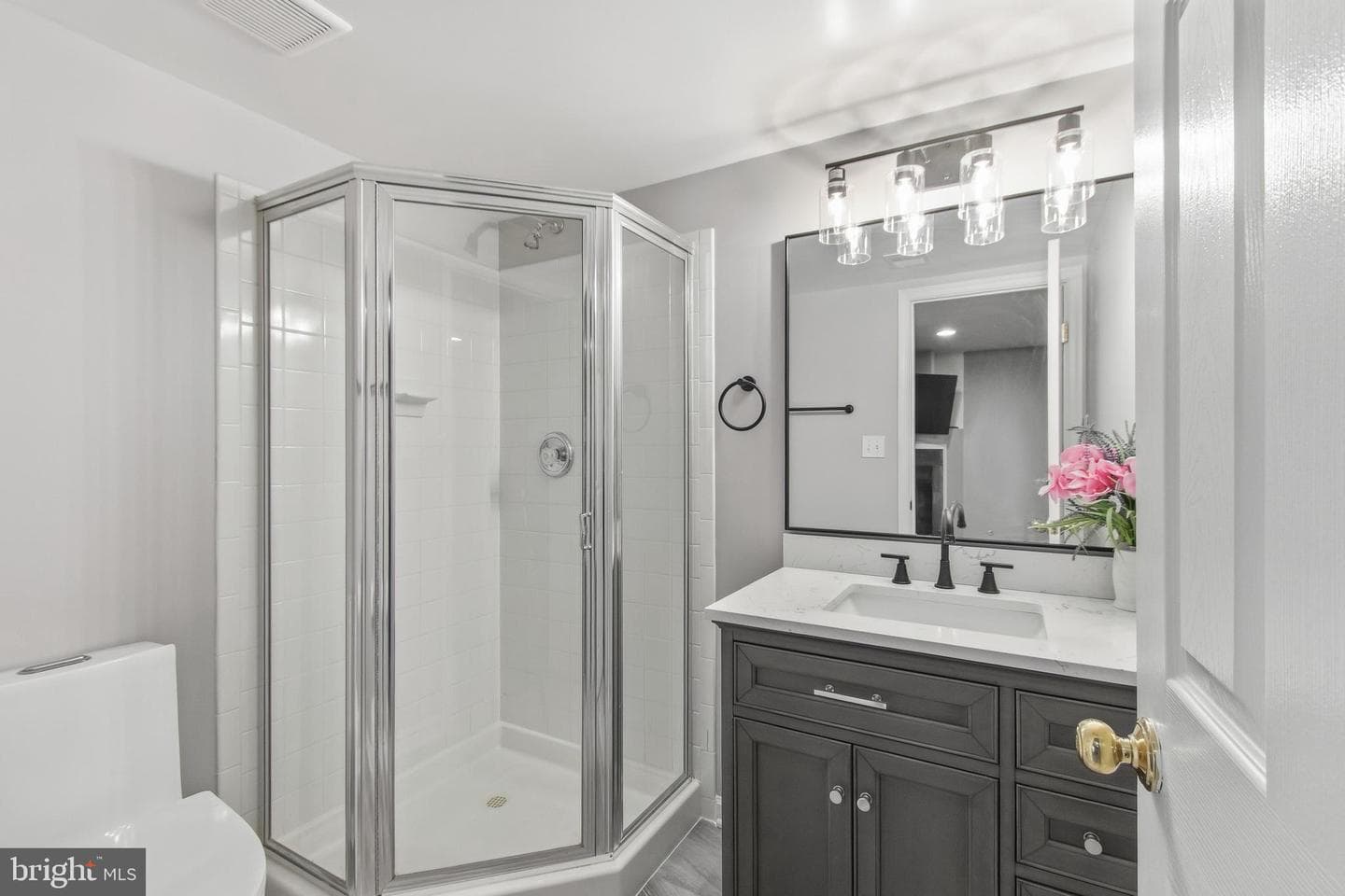 11423 Abner photo 36