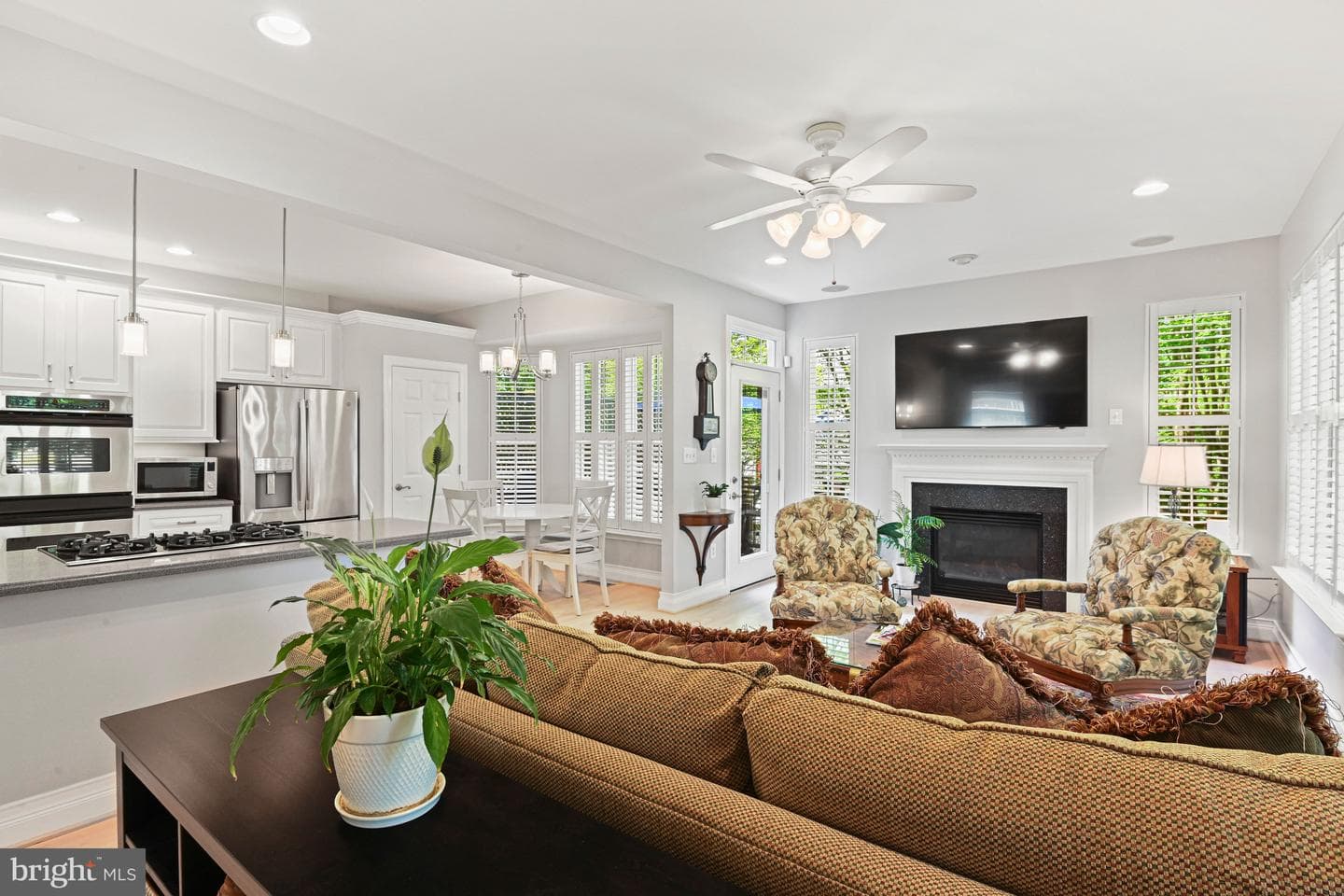 2966 Lismore Lane photo 2