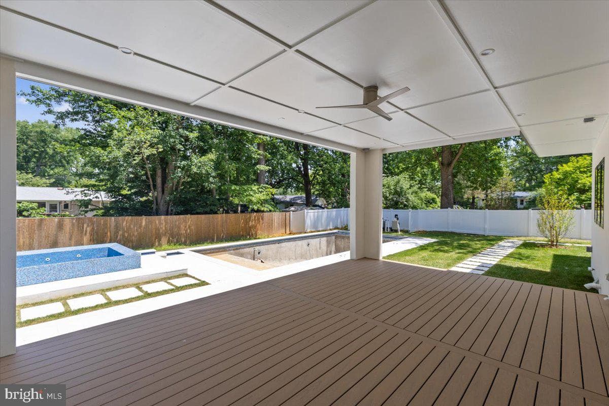 1002 Avery Court SW photo 13